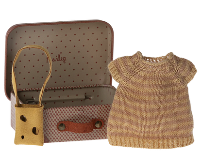 Knitted dress and bag in suitcase, Big sister mouse