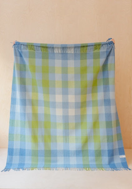 Recycled Wool Blanket in Blue Gradient Gingham